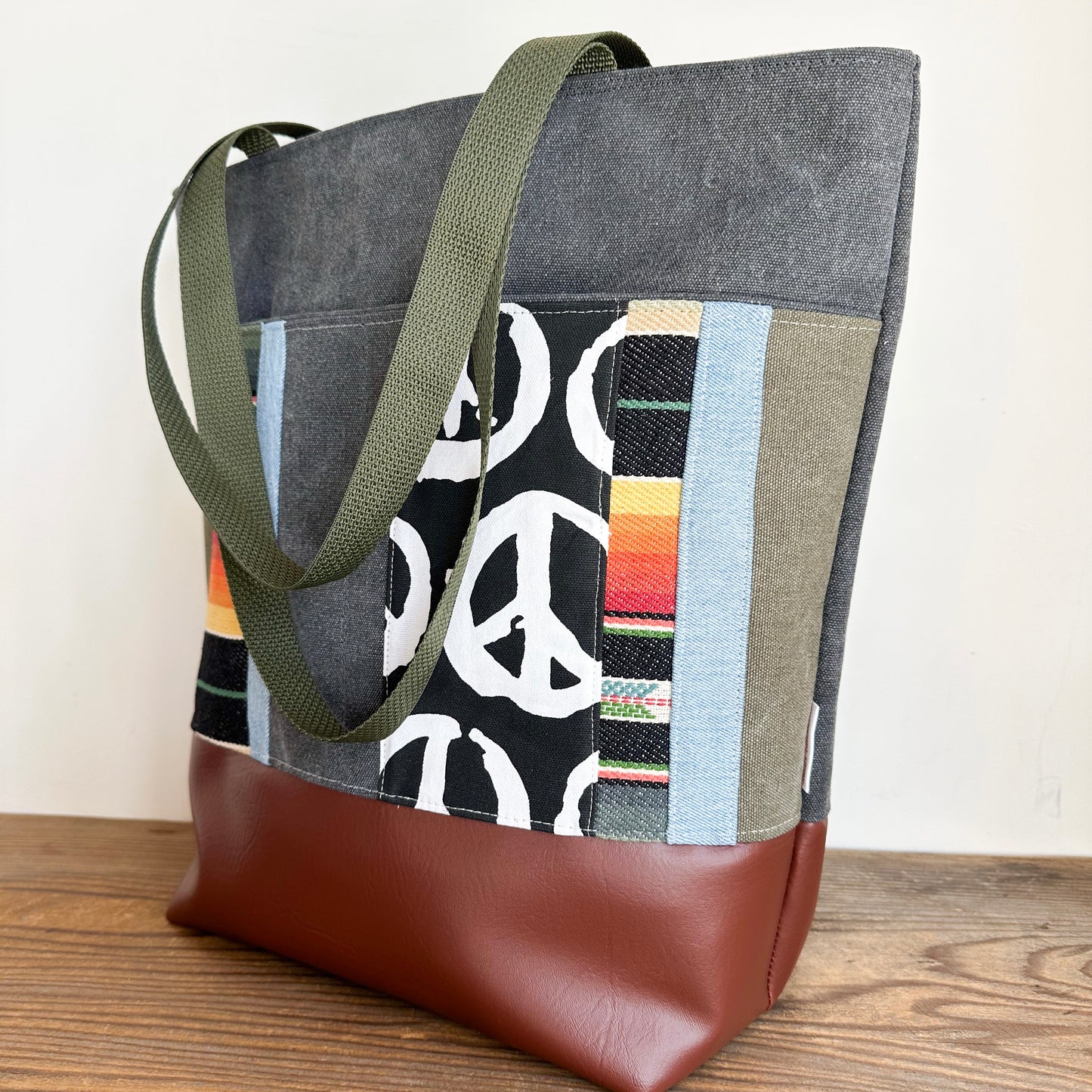 PEACE AND LOVE POCKET TOTE