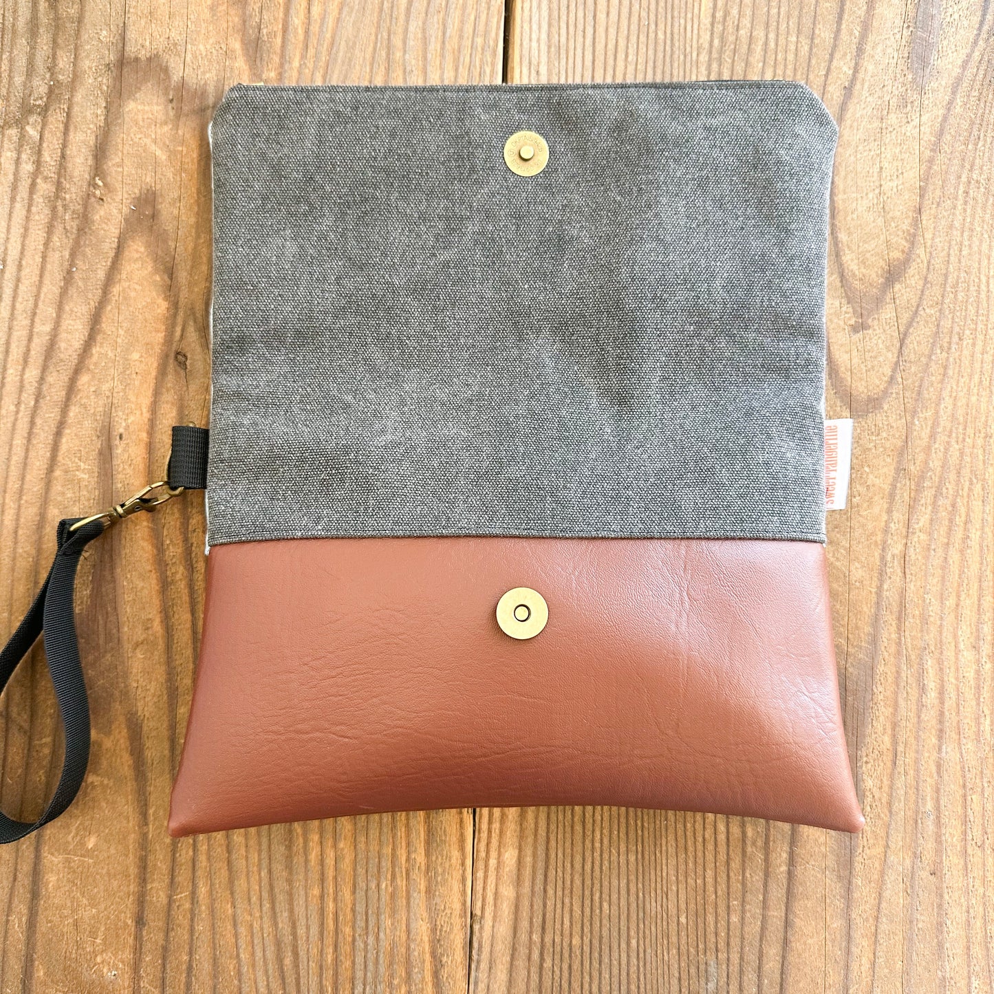 FOLDOVER CLUTCH- Peace/Mudcloth