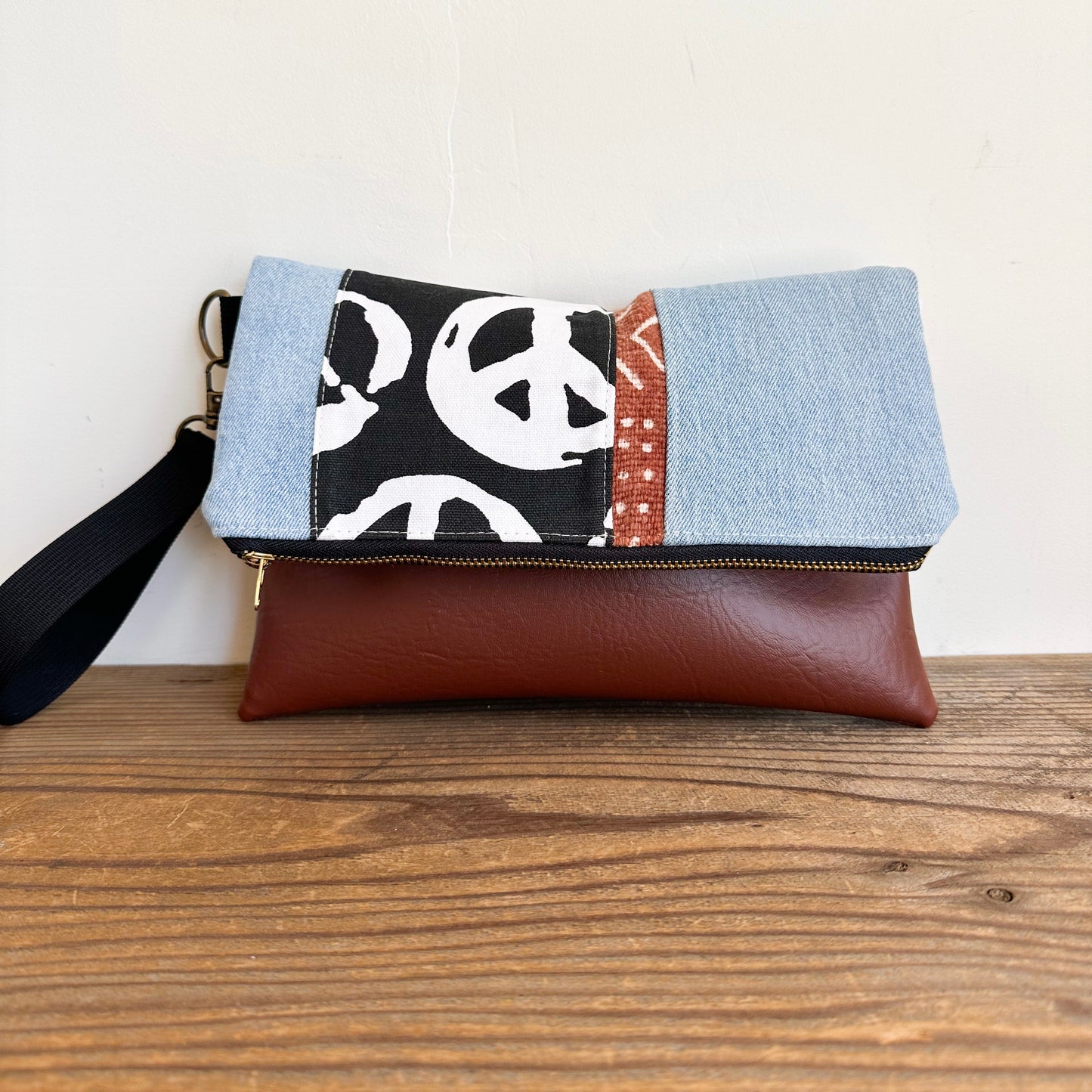 FOLDOVER CLUTCH- Peace/Mudcloth