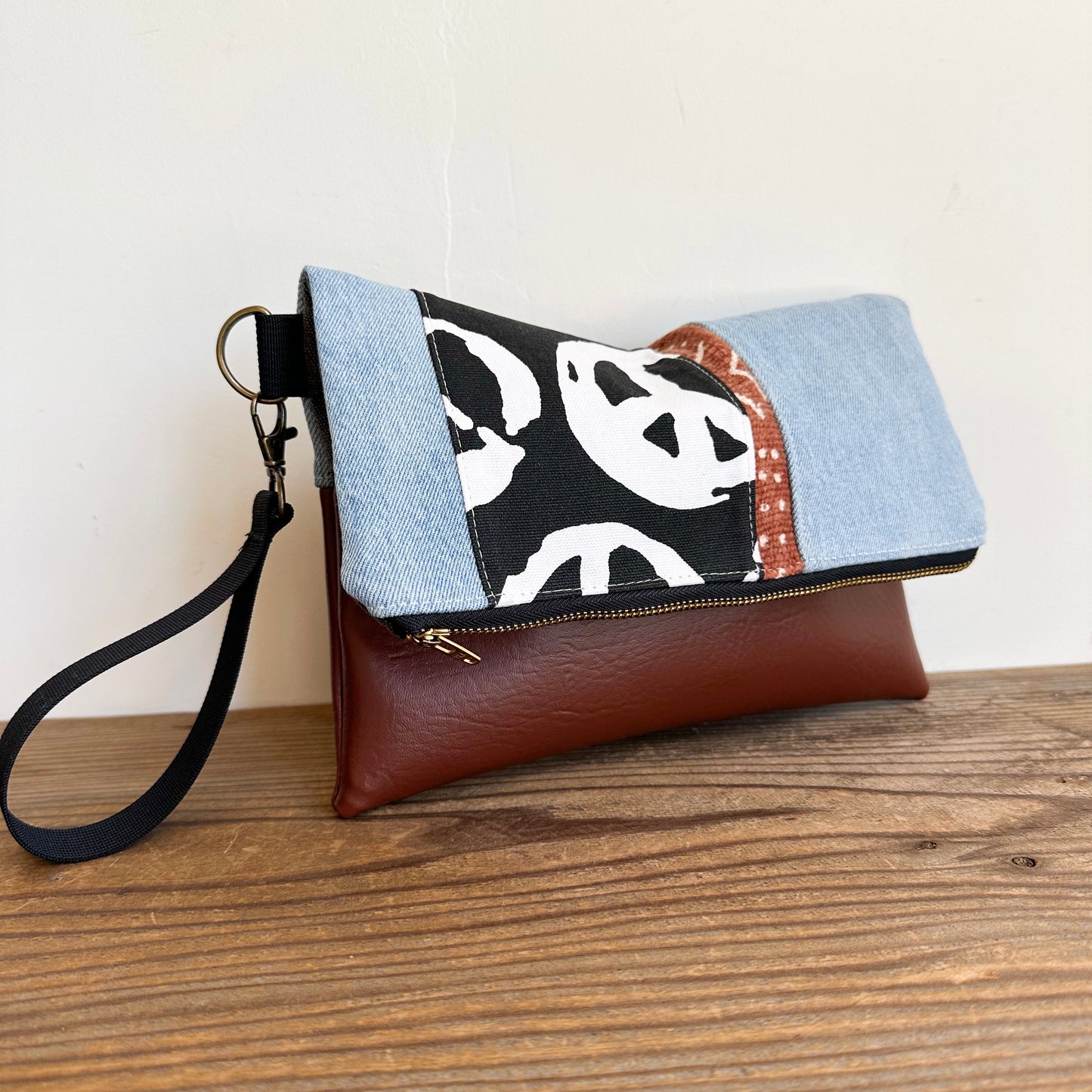 FOLDOVER CLUTCH- Peace/Mudcloth