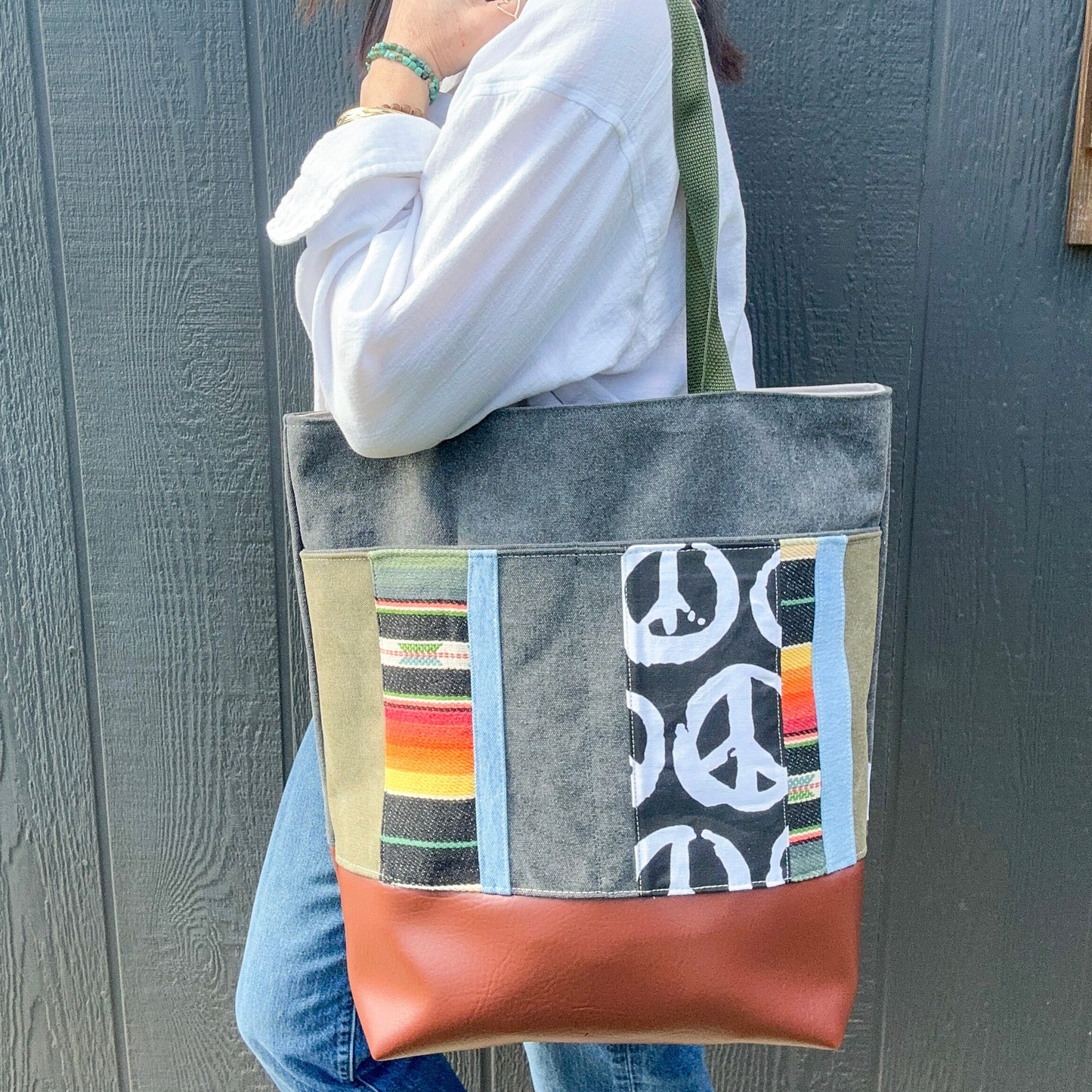 PEACE AND LOVE POCKET TOTE