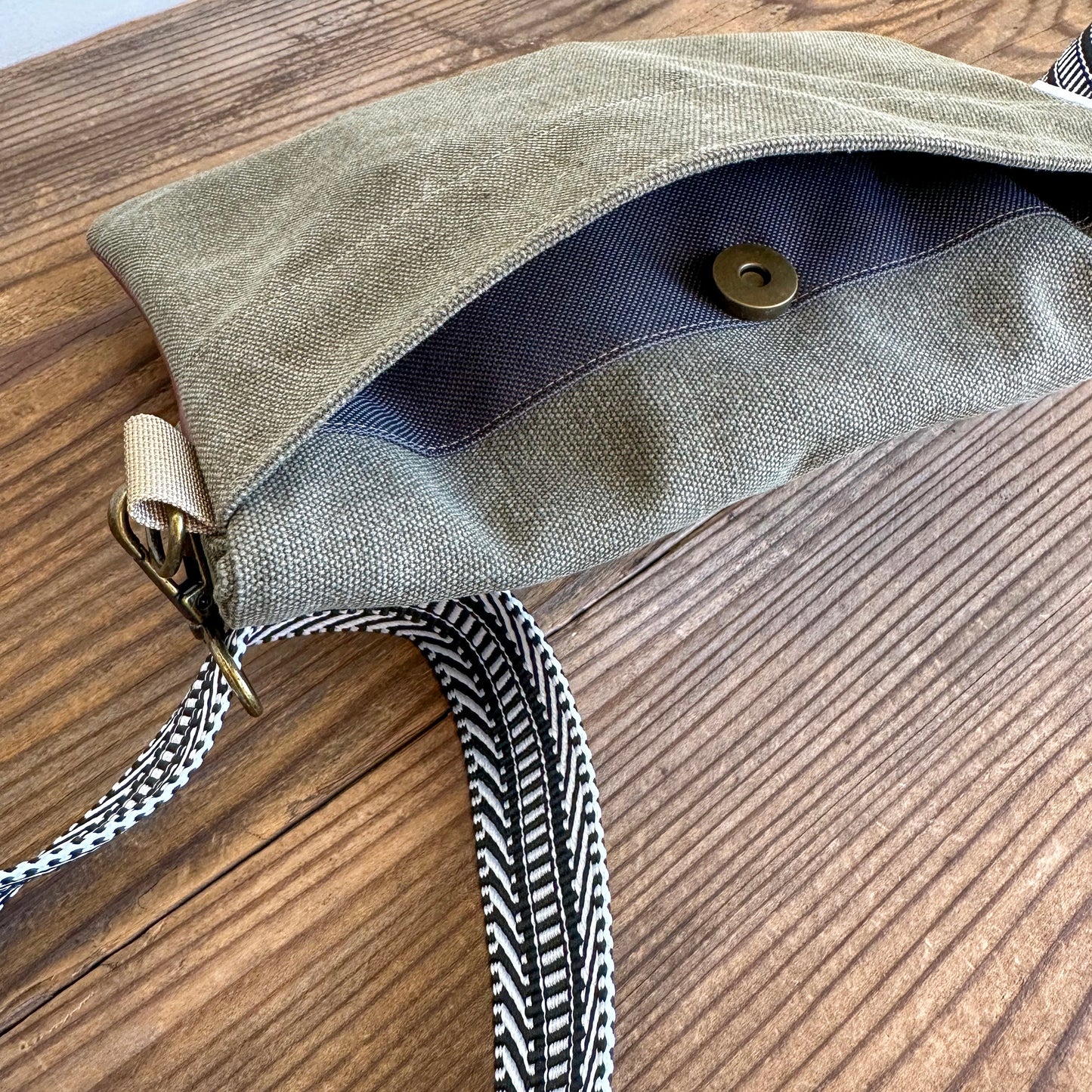 FOLDOVER CROSSBODY - OLIVE & GEO