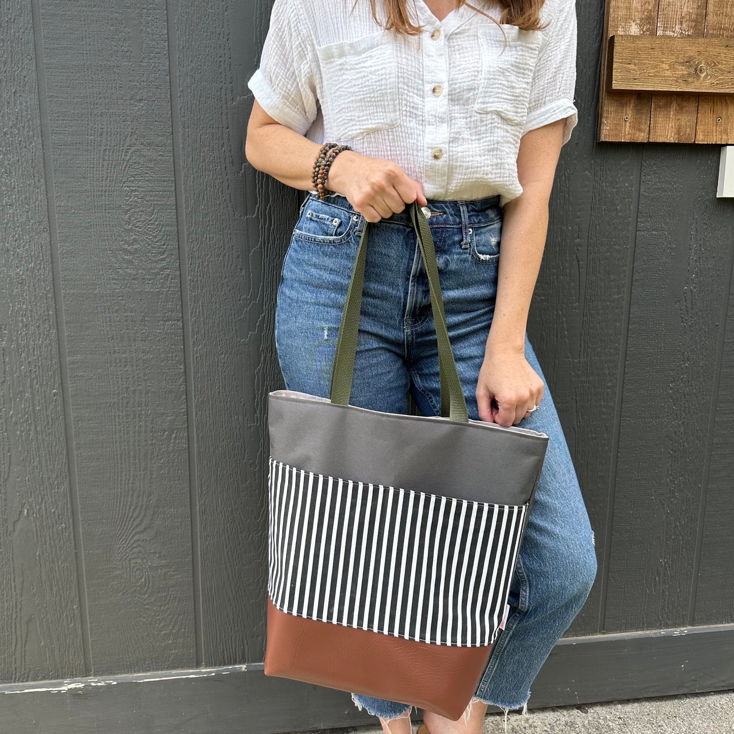The Pocket Tote - Stripe