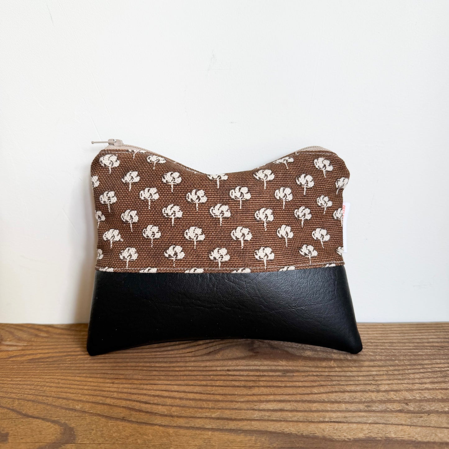 ZIPPER POUCH- Chestnut Floral