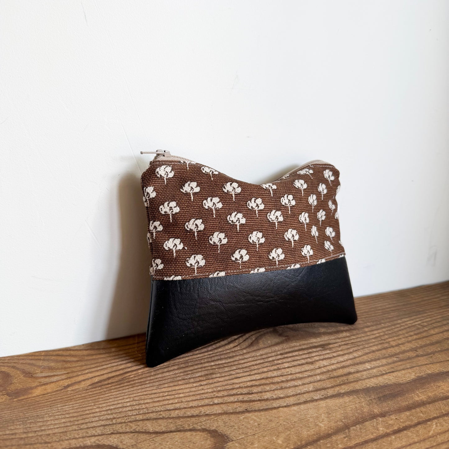 ZIPPER POUCH- Chestnut Floral