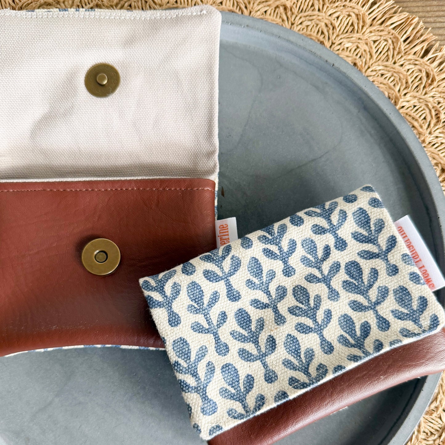 SNAP POUCH - Blue Petal