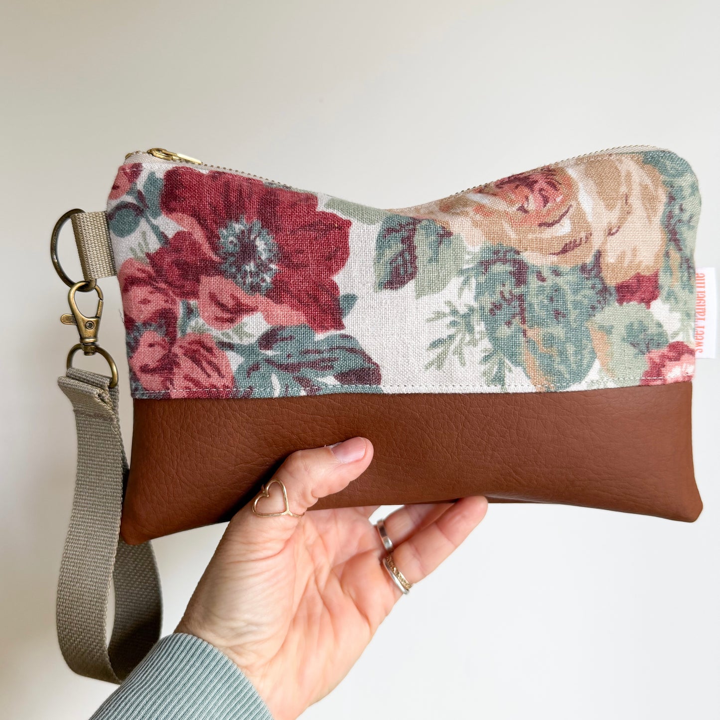 WRISTLET- Vintage Floral/Waxed Canvas