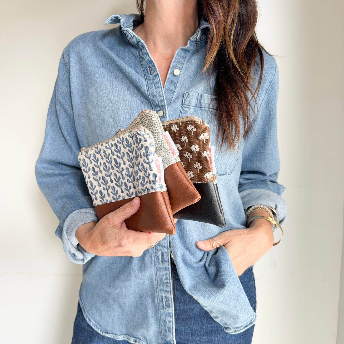 ZIPPER POUCH- Aqua Wild