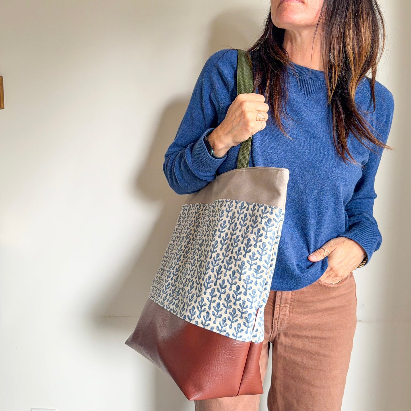 BLUE PETAL TOTE BAG