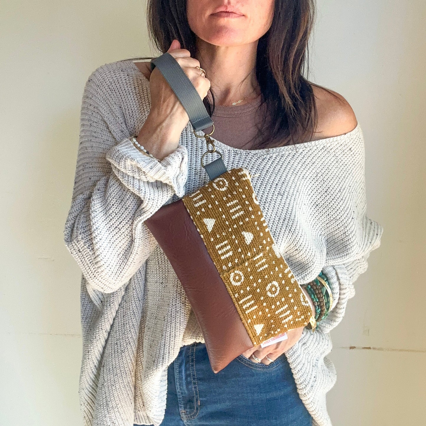 MUDCLOTH WRISTLET - Mustard