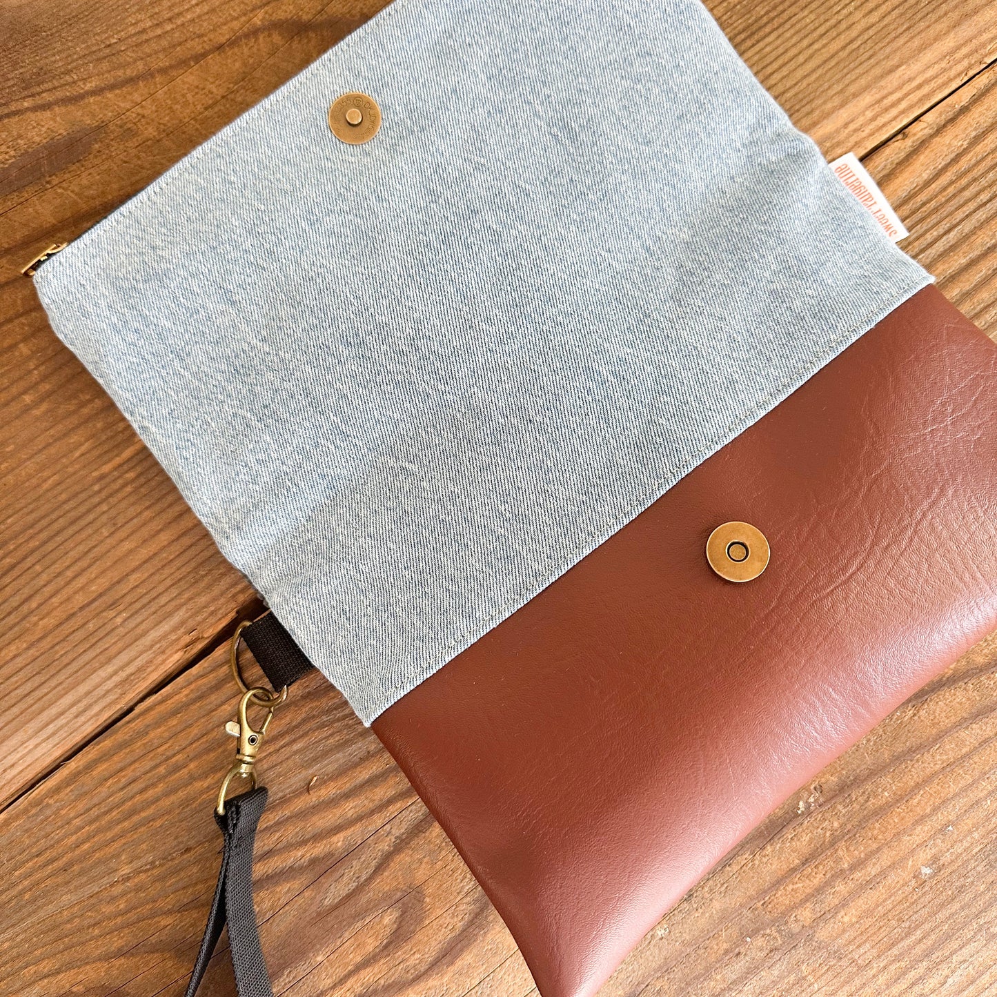 FOLDOVER CLUTCH- Gray Corduroy