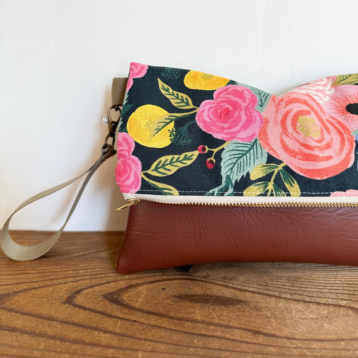 FOLDOVER CLUTCH- Navy Bloom
