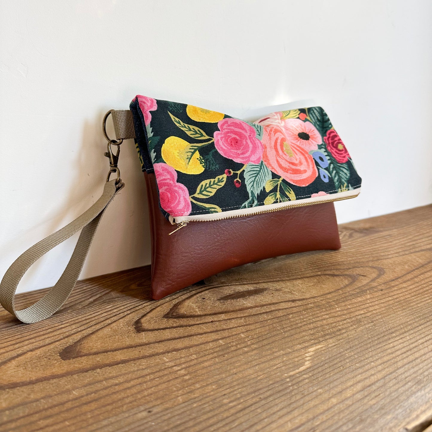FOLDOVER CLUTCH- Navy Bloom
