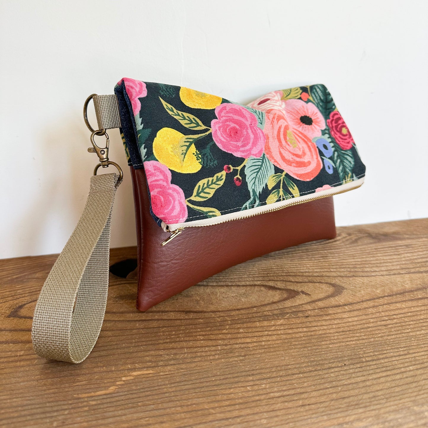 FOLDOVER CLUTCH- Navy Bloom