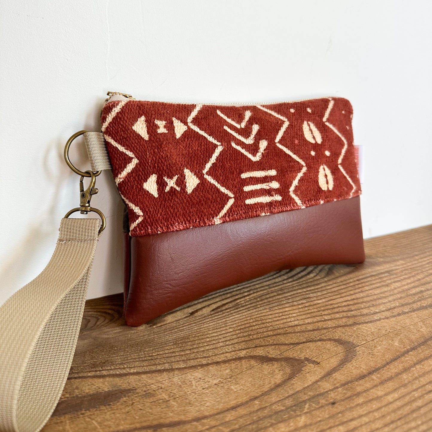 MUDCLOTH WRISTLET - Red