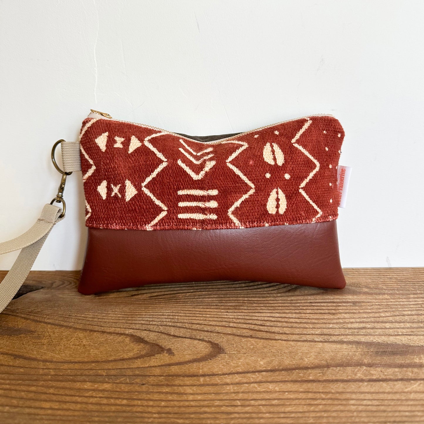 MUDCLOTH WRISTLET - Red