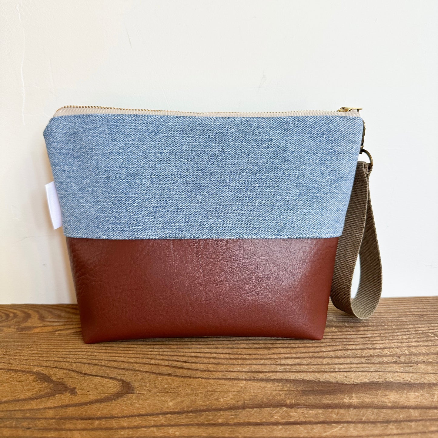 BOX WRISTLET- Olive Velvet