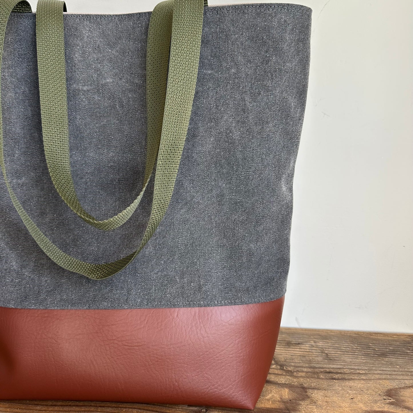 PEACE AND LOVE POCKET TOTE