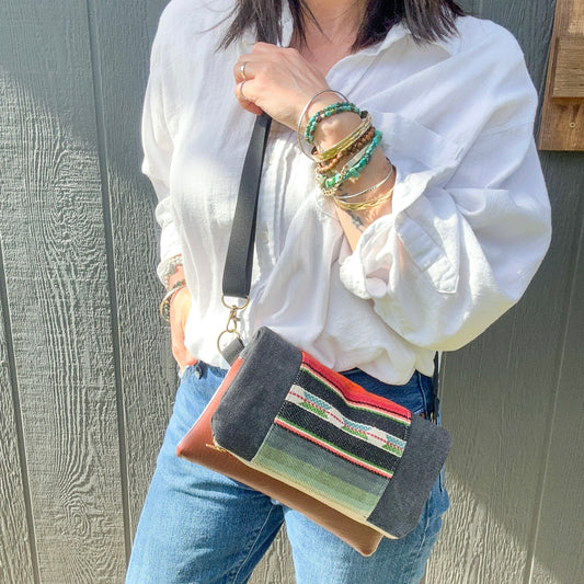 FOLDOVER CROSSBODY - Desert Horizon/Stonewashed Charcoal