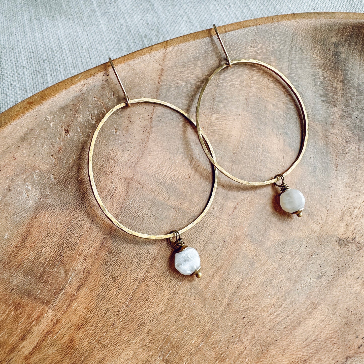 HAMMERED HOOPS WITH MOONSTONE